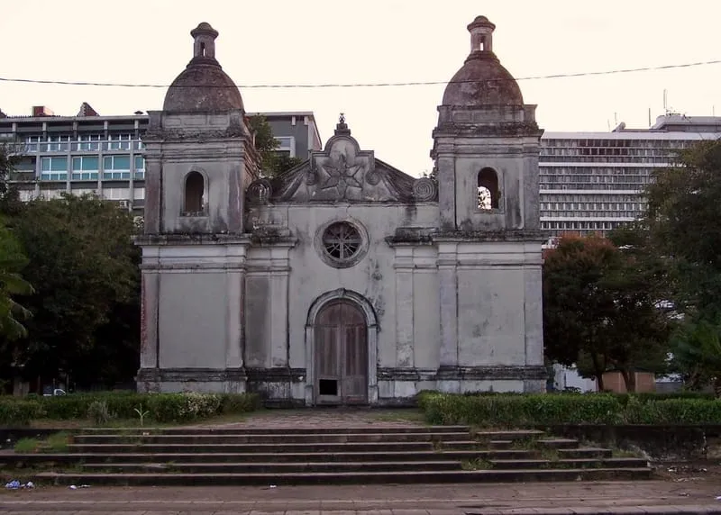 Fachada da antiga Catedral de Quelimane